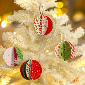 Palline di Natale di carta